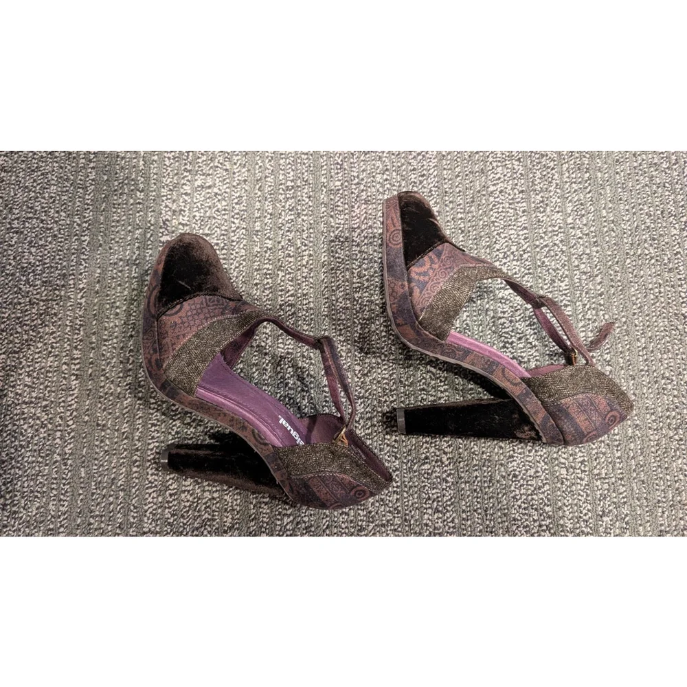 Desigual purple heels NWOB